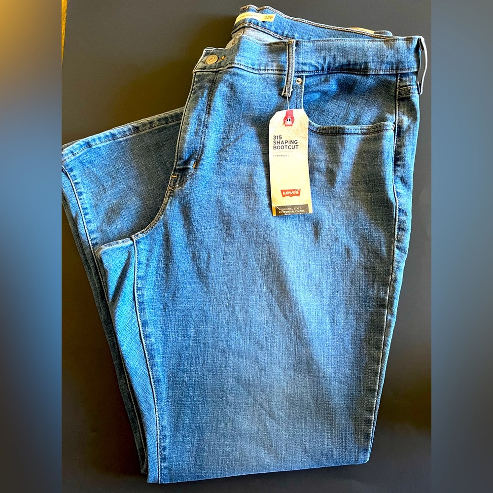 🌸LEVI’S🌸